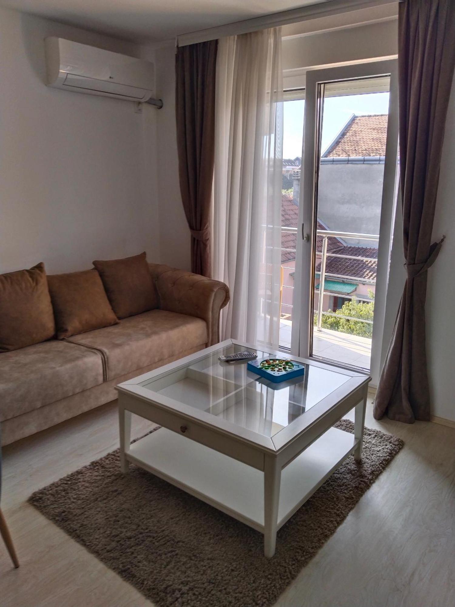 Sandra Apartmani Vrsac Esterno foto